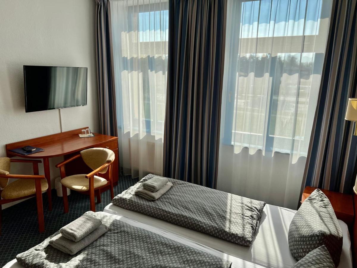 Hotel-Pension "Petridamm" Rostock Ngoại thất bức ảnh