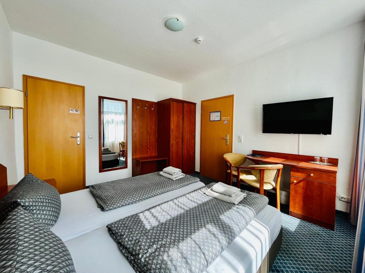 Hotel-Pension "Petridamm" Rostock Ngoại thất bức ảnh