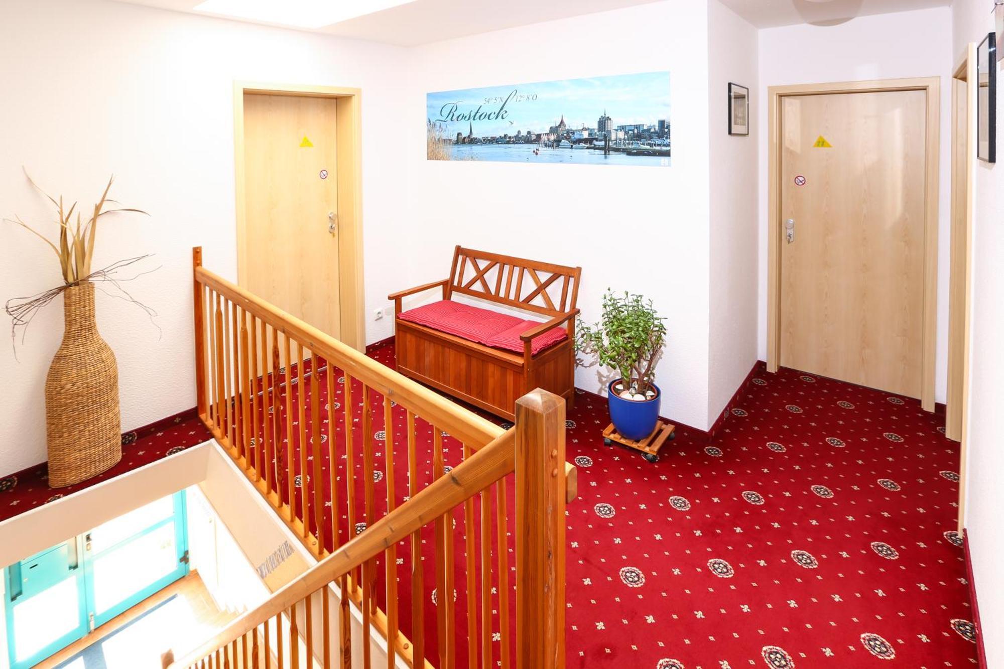 Hotel-Pension "Petridamm" Rostock Ngoại thất bức ảnh