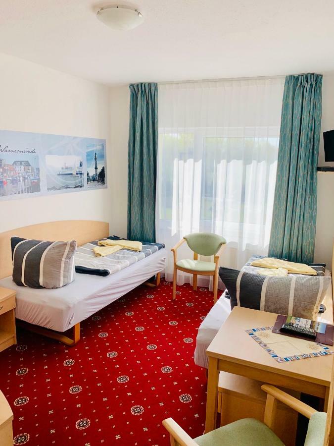 Hotel-Pension "Petridamm" Rostock Ngoại thất bức ảnh