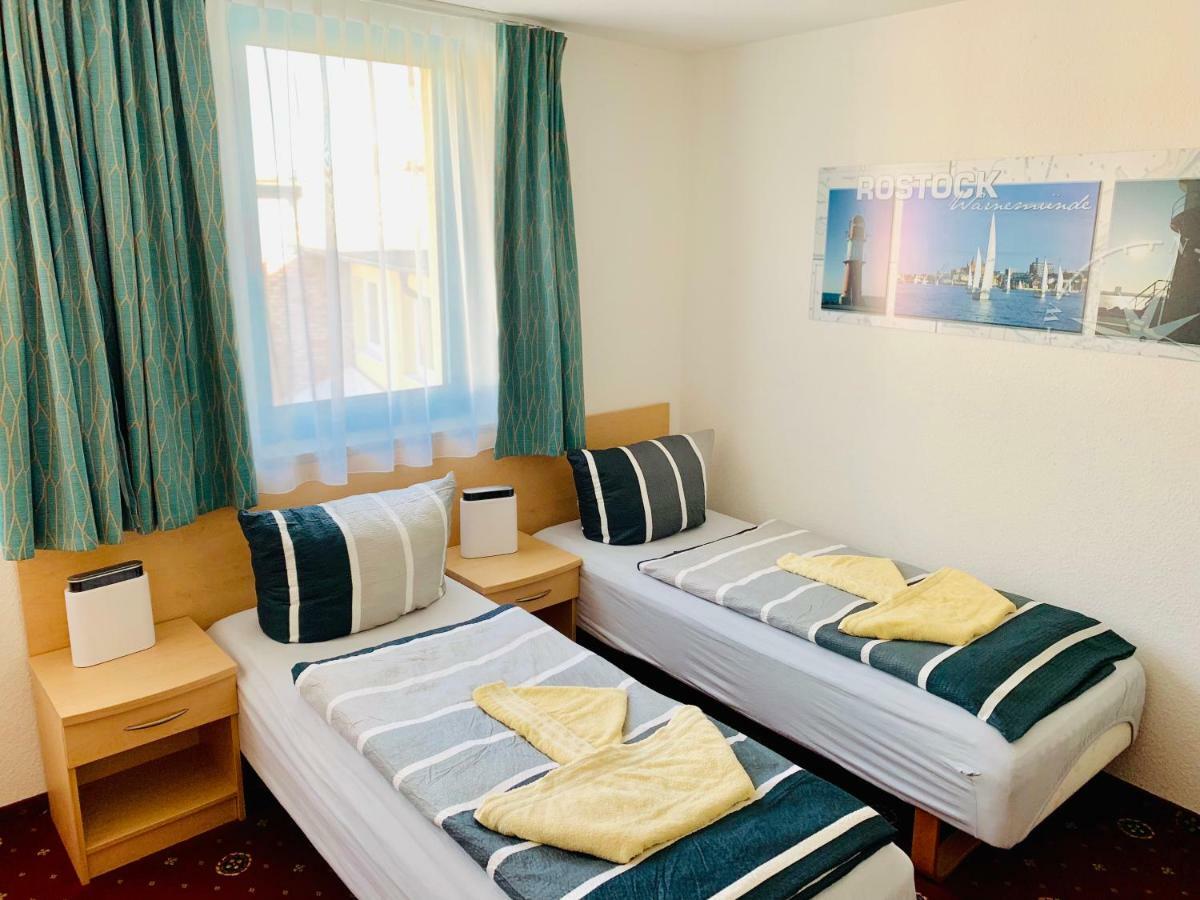 Hotel-Pension "Petridamm" Rostock Ngoại thất bức ảnh